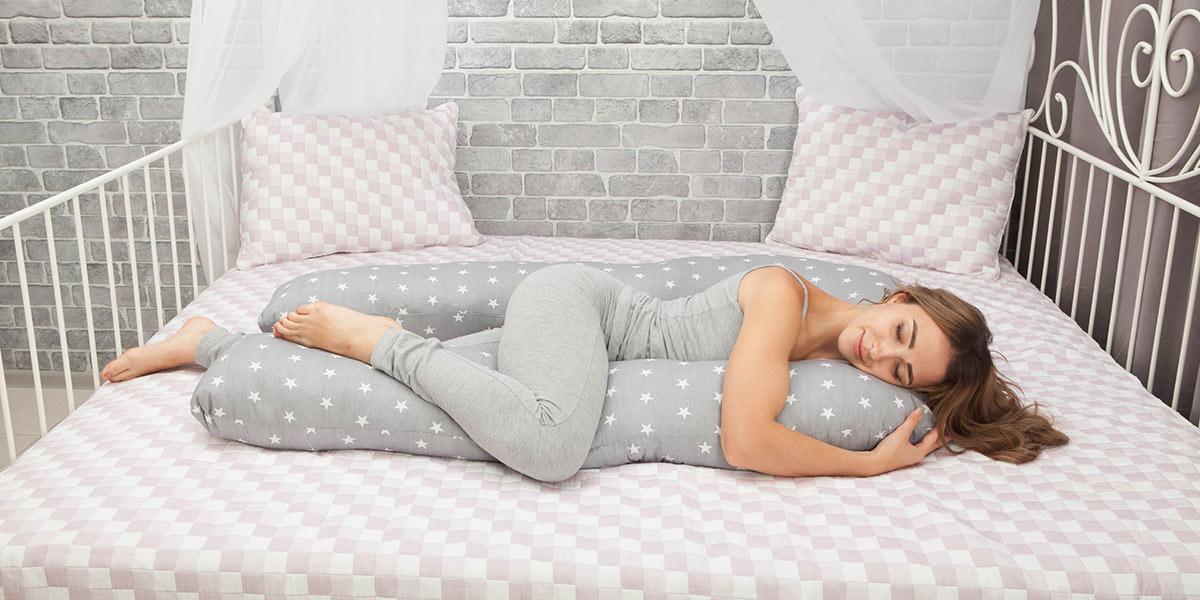 Как спать на подушке для беременных фото